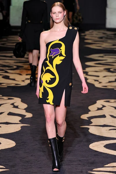 Look 9